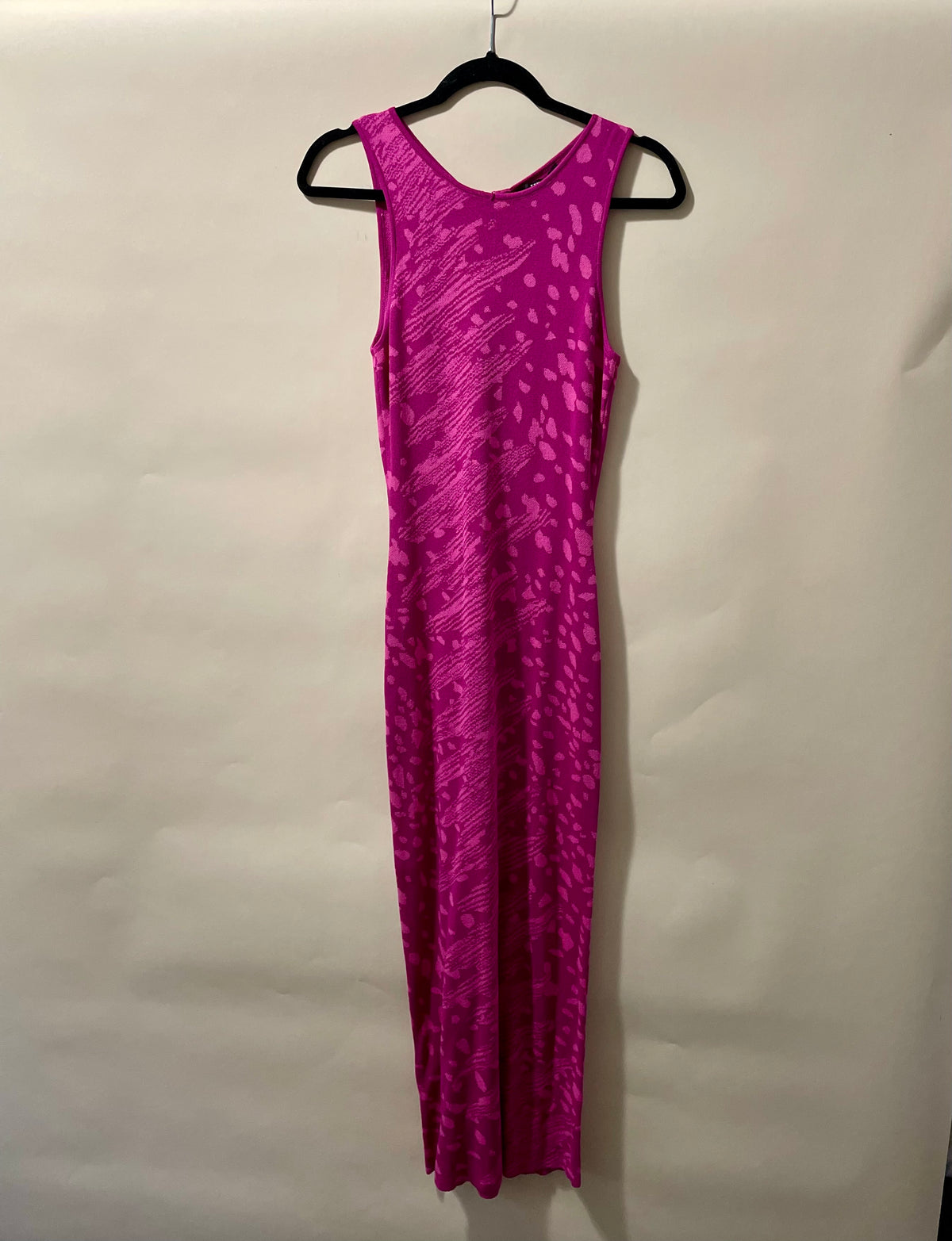 MAGENTA